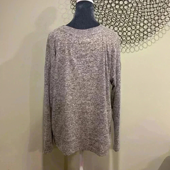 Lucky Brand Women’s Gray Crew Neck soft top - Size Large - Picture 3 of 4